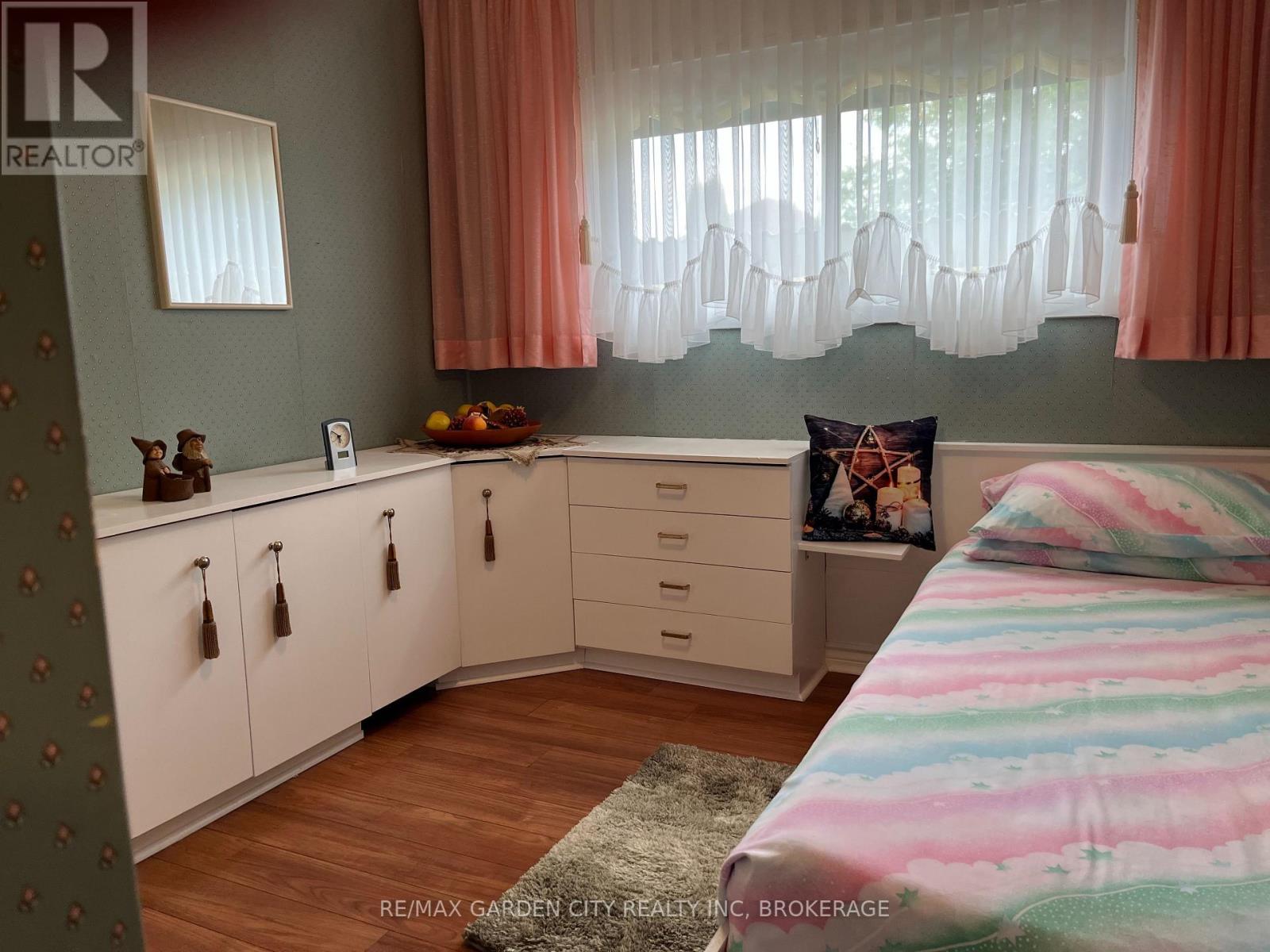 205 Rykert Street, St. Catharines, Ontario  L2S 2B5 - Photo 9 - X13683456