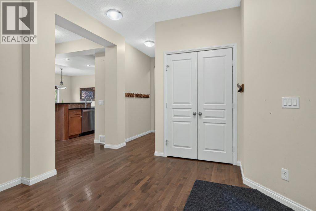 164 Aspenmere Close, Chestermere, Alberta  T1X 0G3 - Photo 3 - A2337731