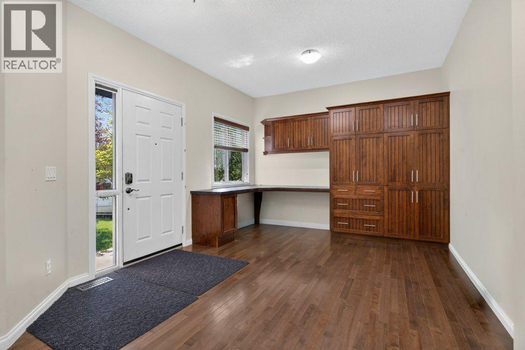 164 Aspenmere Close, Chestermere, Alberta  T1X 0G3 - Photo 2 - A2337731
