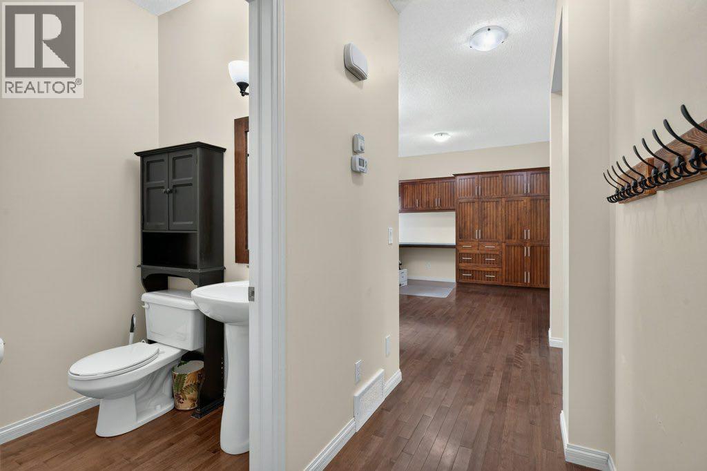 164 Aspenmere Close, Chestermere, Alberta  T1X 0G3 - Photo 12 - A2337731
