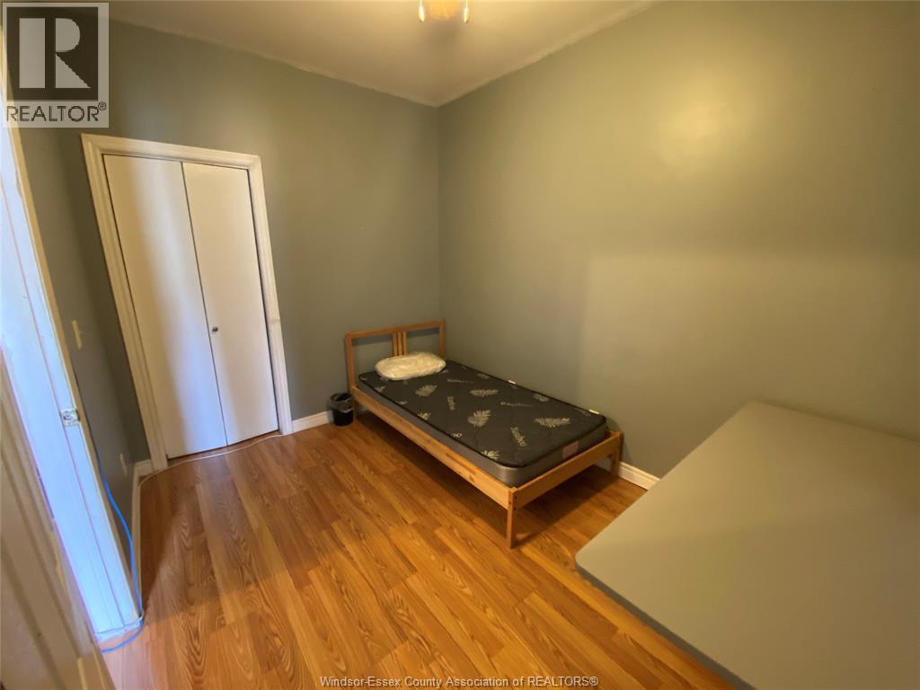 366 Bridge, Windsor, Ontario  N9B 2M4 - Photo 11 - 26020043