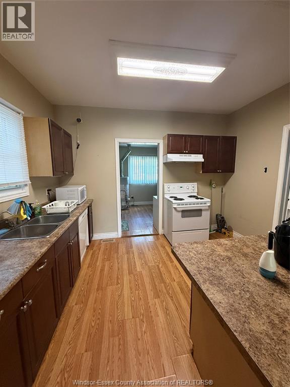 366 Bridge, Windsor, Ontario  N9B 2M4 - Photo 16 - 26020043