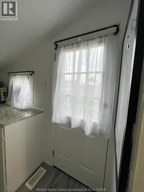 1058 California, Windsor, Ontario  N9B 2Z7 - Photo 21 - 26020025