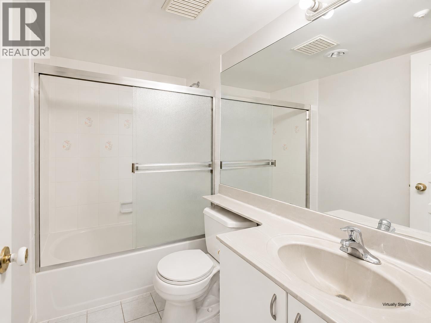 1704 3071 Glen Drive, Coquitlam, British Columbia  V3B 7R1 - Photo 8 - R3156230