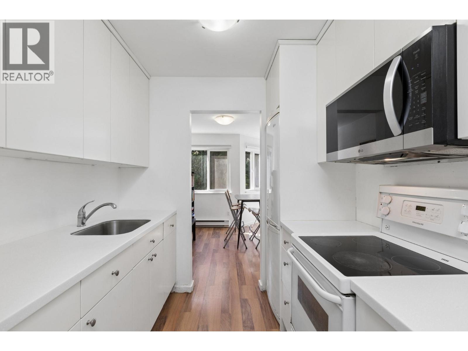 405 9880 Manchester Drive, Burnaby, British Columbia  V3N 4R3 - Photo 12 - R3156238