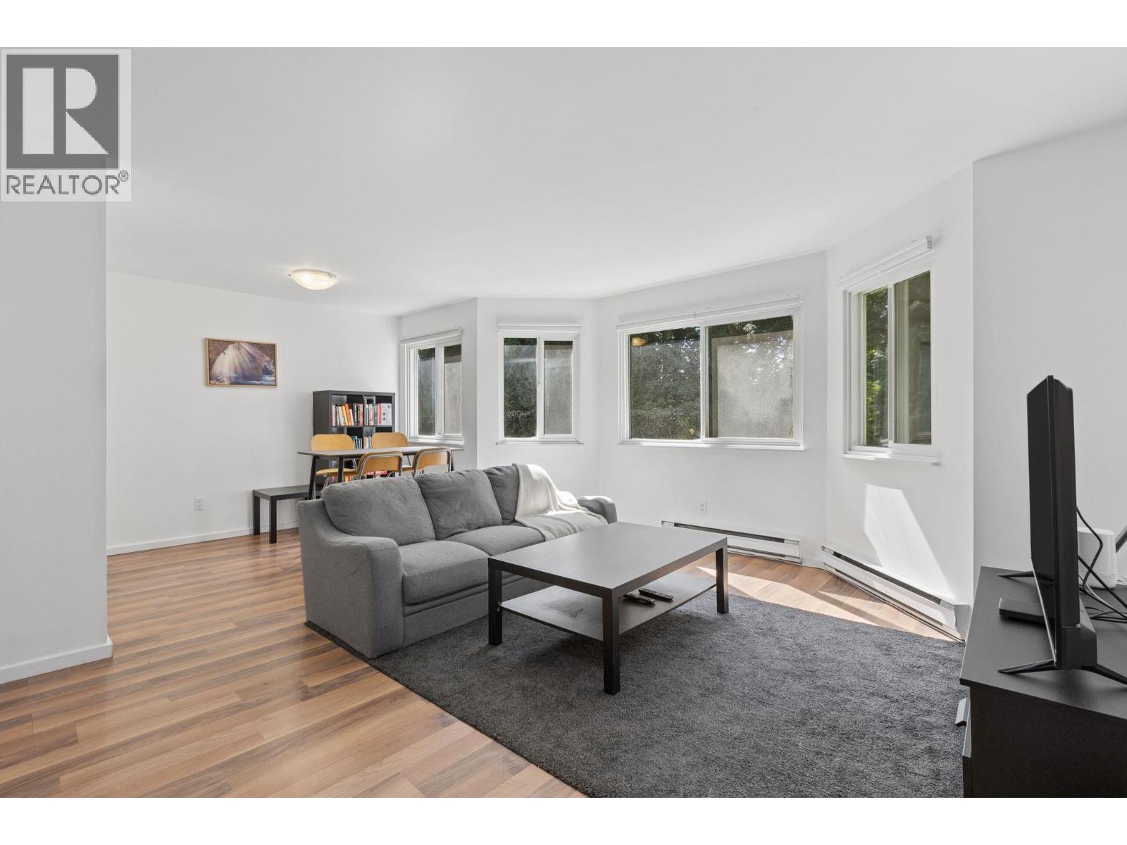 405 9880 Manchester Drive, Burnaby, British Columbia  V3N 4R3 - Photo 3 - R3156238