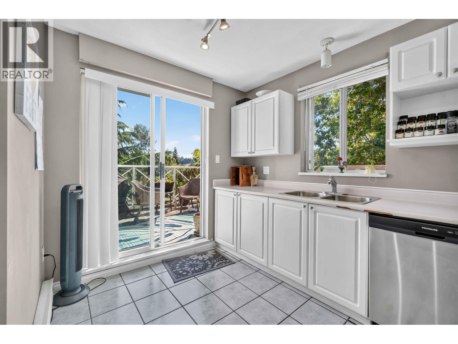 422 2551 Parkview Lane, Port Coquitlam, British Columbia  V3C 6J8 - Photo 13 - R3156240
