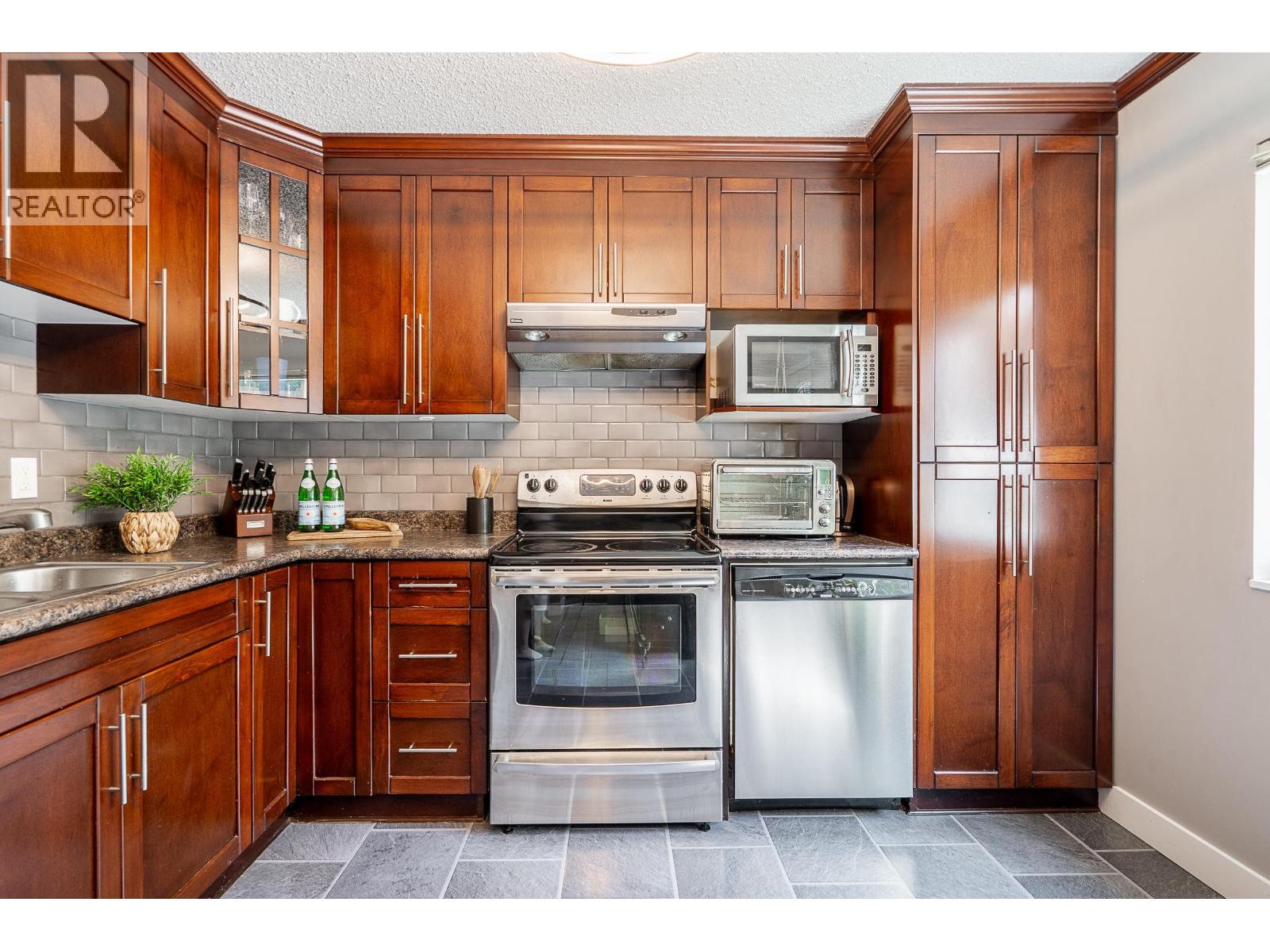 241b Evergreen Drive, Port Moody, British Columbia  V3H 1S1 - Photo 5 - R3156259