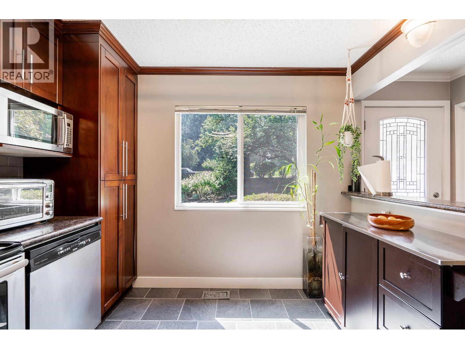 241b Evergreen Drive, Port Moody, British Columbia  V3H 1S1 - Photo 6 - R3156259