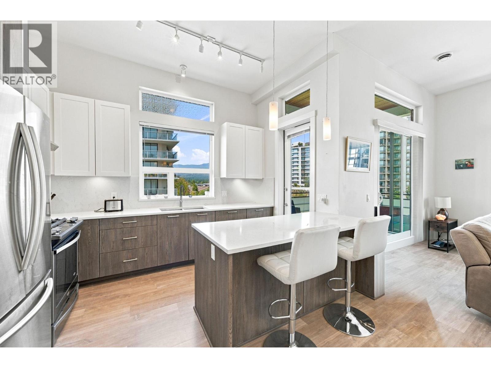 606 123 W 1st Street, North Vancouver, British Columbia  V7M 0E5 - Photo 2 - R3156269