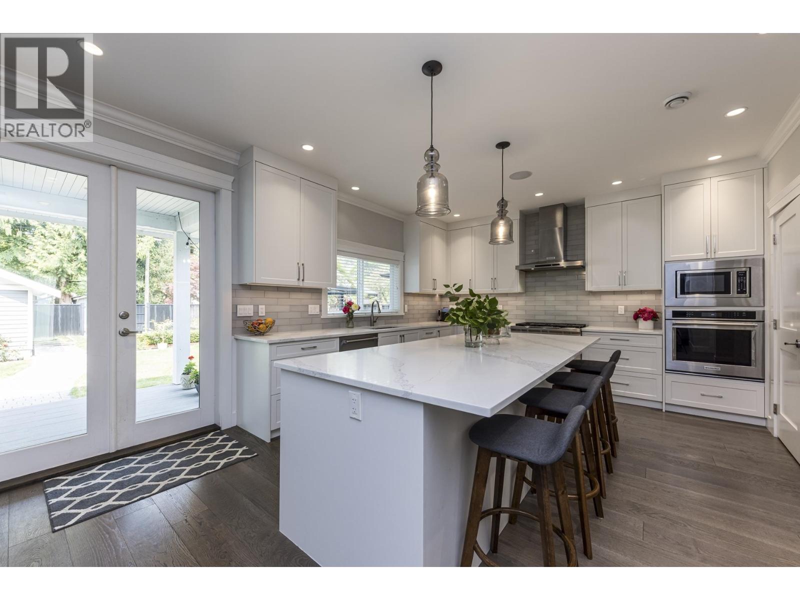842 W 20th Street, North Vancouver, British Columbia  V7P 2B4 - Photo 12 - R3156247