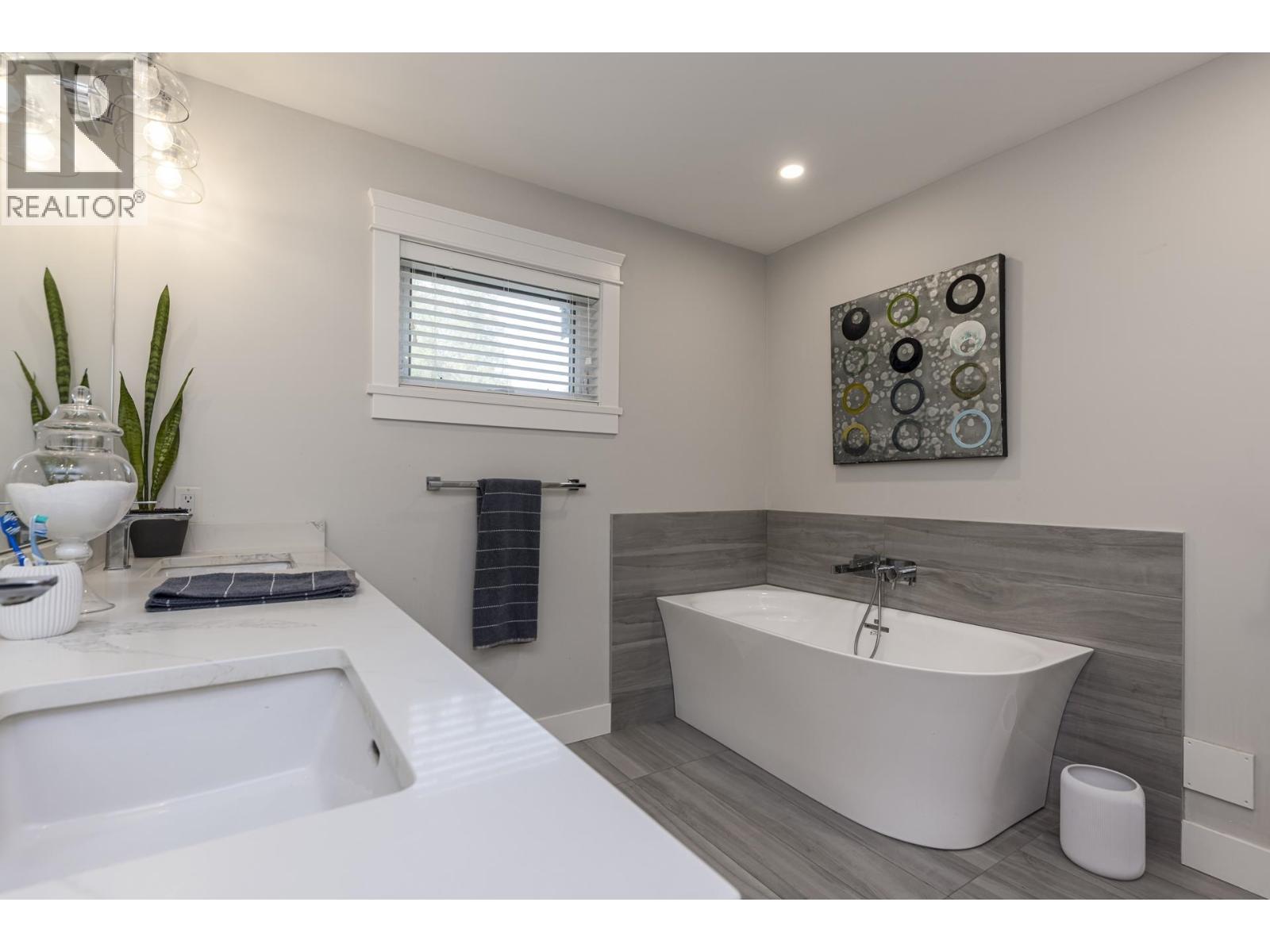 842 W 20th Street, North Vancouver, British Columbia  V7P 2B4 - Photo 15 - R3156247