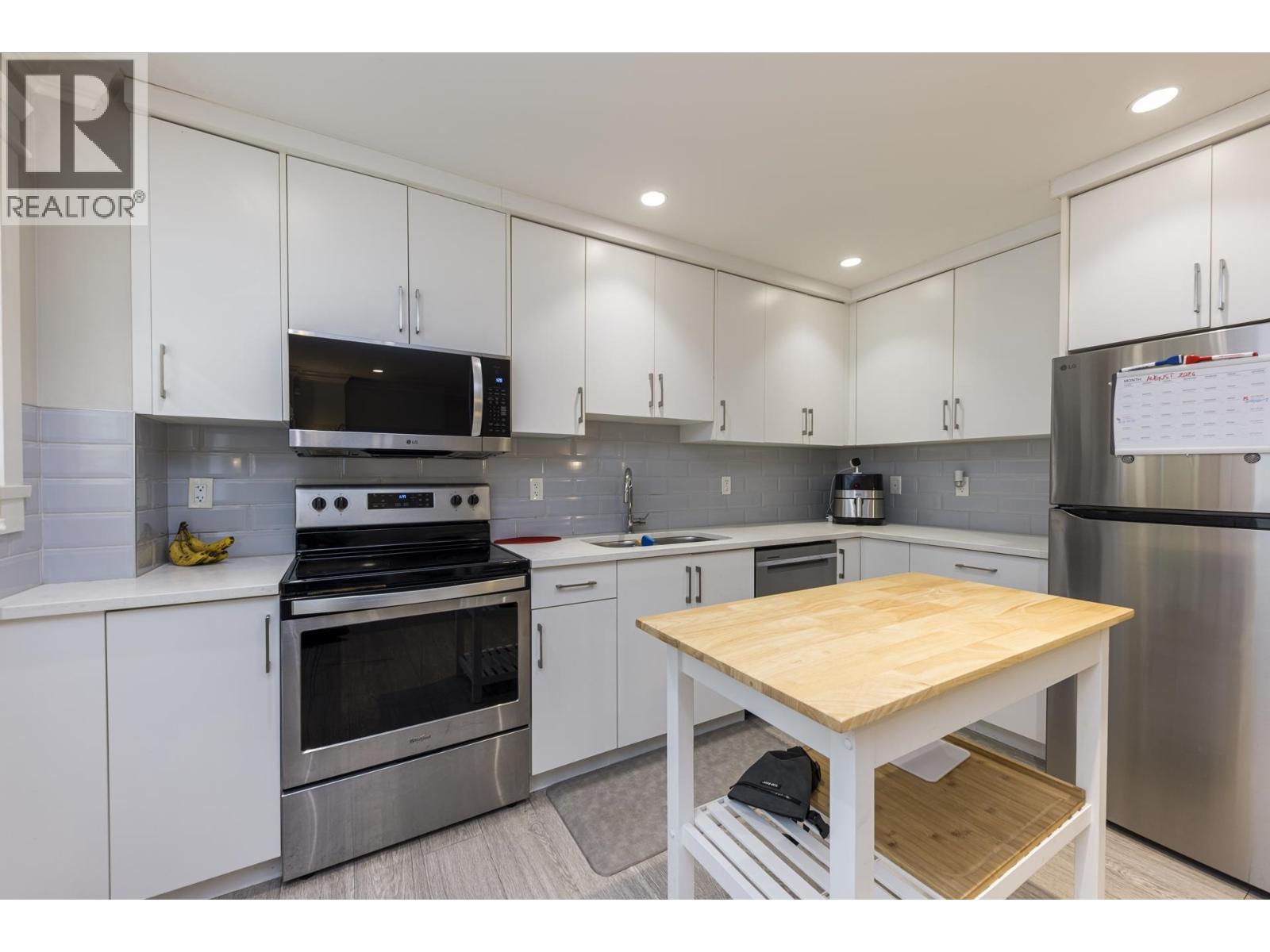 842 W 20th Street, North Vancouver, British Columbia  V7P 2B4 - Photo 32 - R3156247