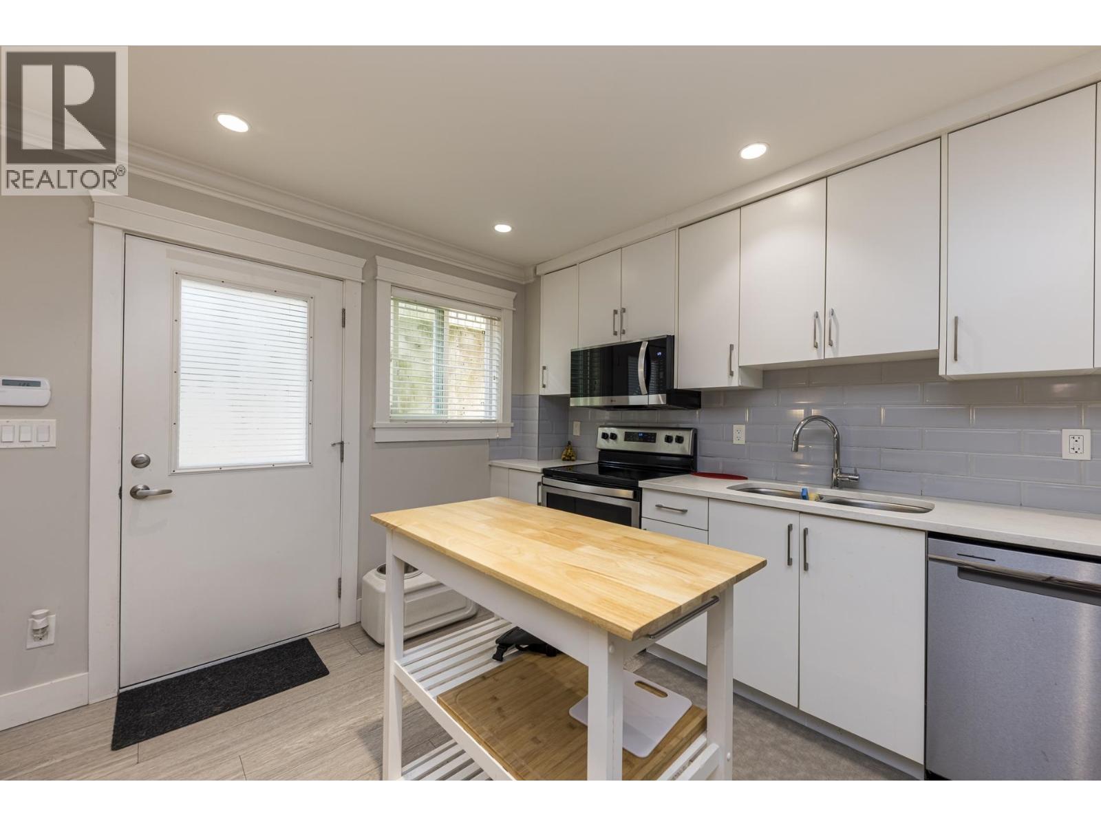 842 W 20th Street, North Vancouver, British Columbia  V7P 2B4 - Photo 33 - R3156247