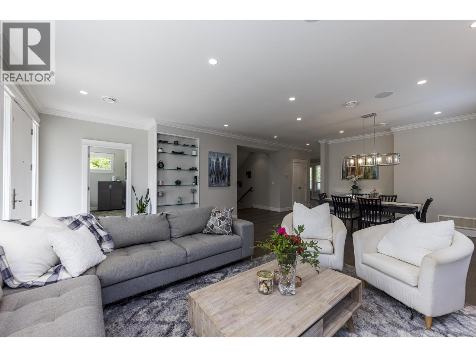 842 W 20th Street, North Vancouver, British Columbia  V7P 2B4 - Photo 4 - R3156247