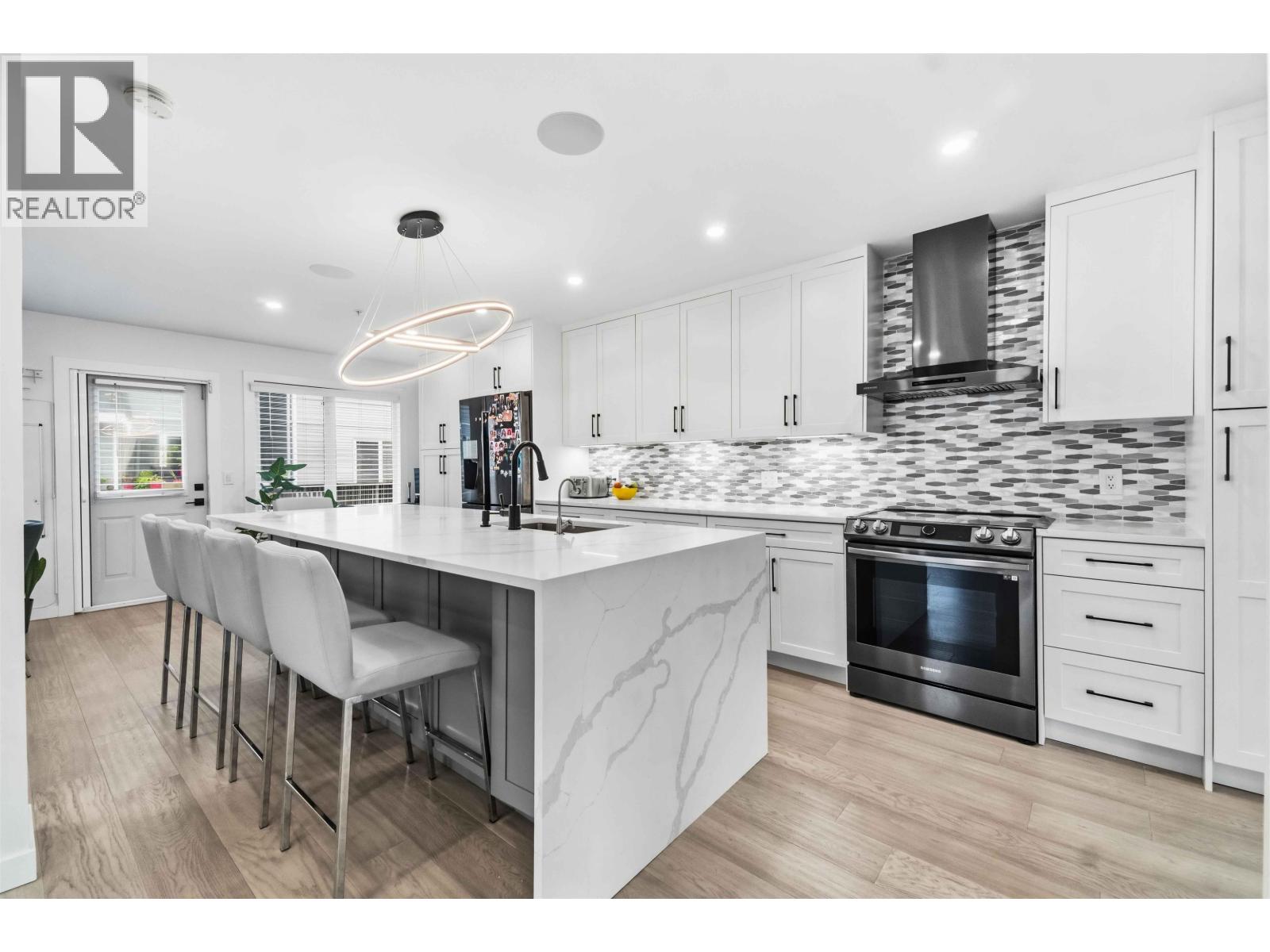 313 3000 Riverbend Drive, Coquitlam, British Columbia  V3C 6R1 - Photo 4 - R3156255
