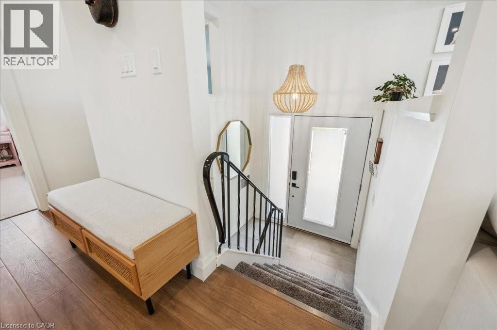 303 Martindale Crescent, Waterloo, Ontario  N2L 4M8 - Photo 6 - 40856320