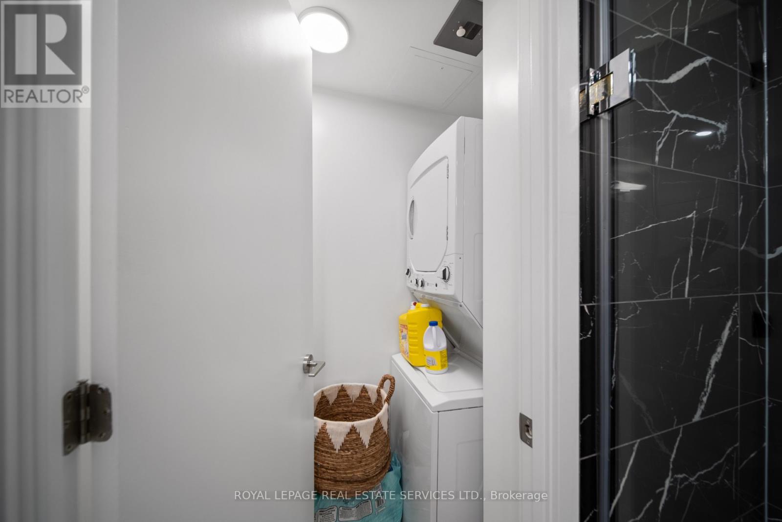 4207 - 39 Roehampton Avenue, Toronto, Ontario  M4P 0G1 - Photo 12 - C13683560