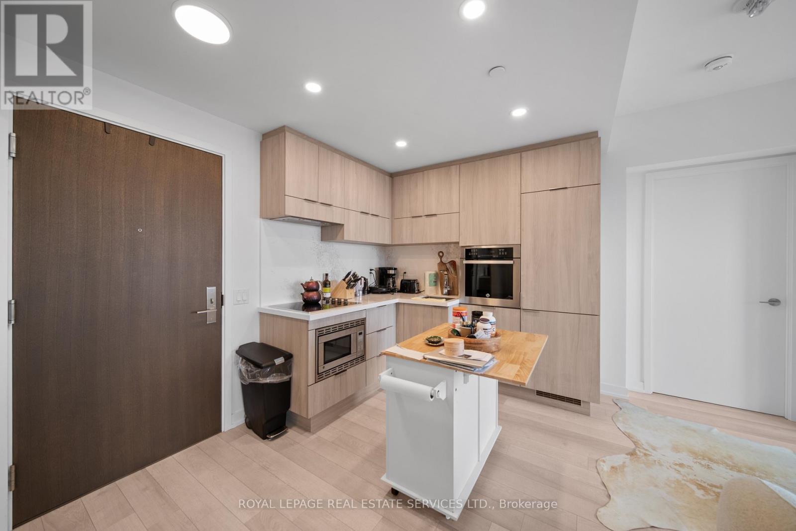4207 - 39 Roehampton Avenue, Toronto, Ontario  M4P 0G1 - Photo 3 - C13683560