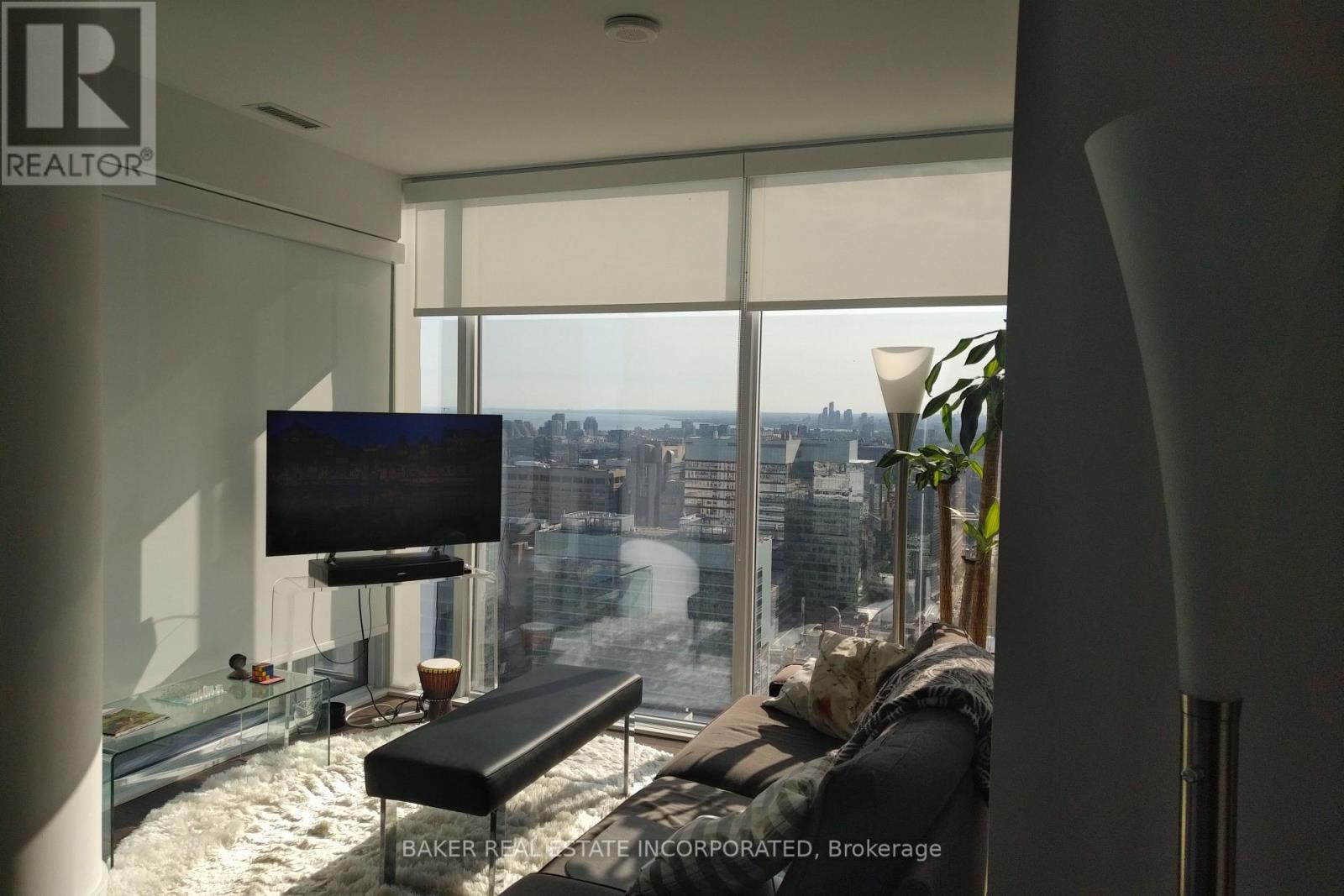3703 - 15 Grenville Street, Toronto, Ontario  M4Y 0B9 - Photo 4 - C13683562