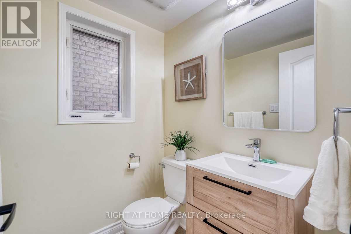 2304 Winlord Place, Oshawa, Ontario  L1L 0B8 - Photo 10 - E13683526