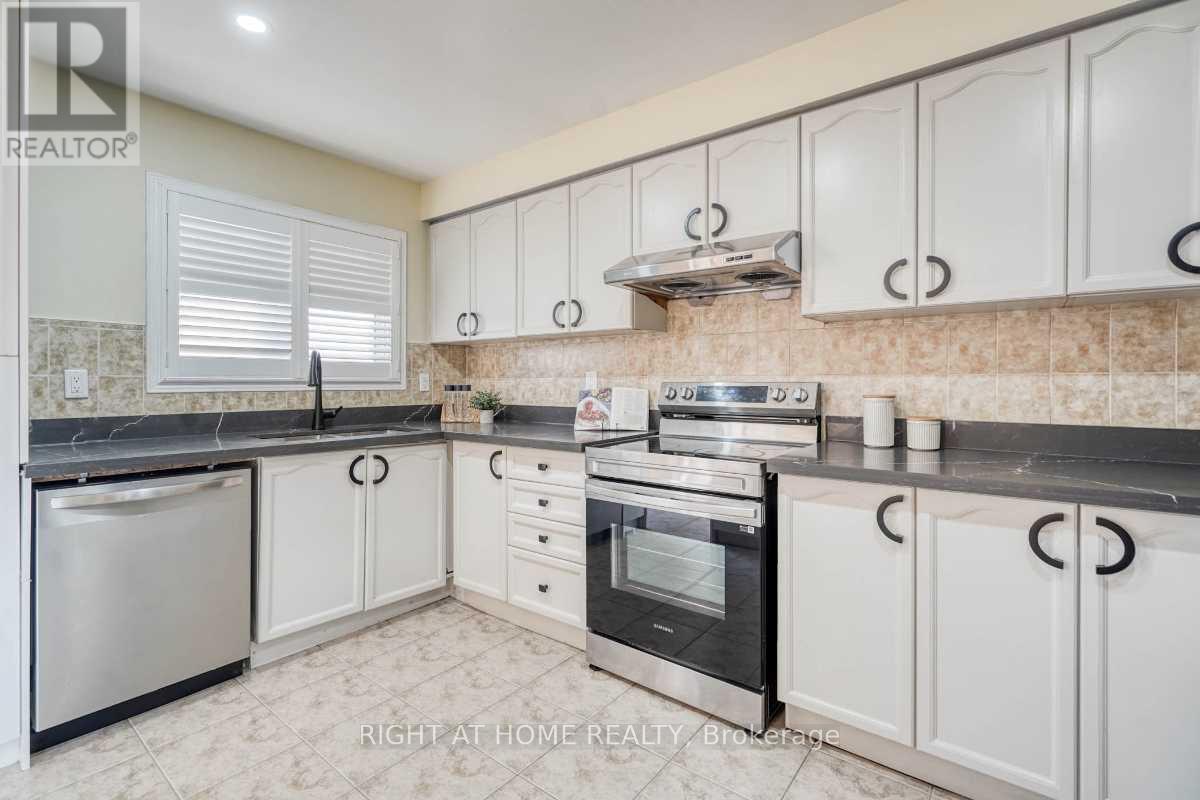 2304 Winlord Place, Oshawa, Ontario  L1L 0B8 - Photo 8 - E13683526