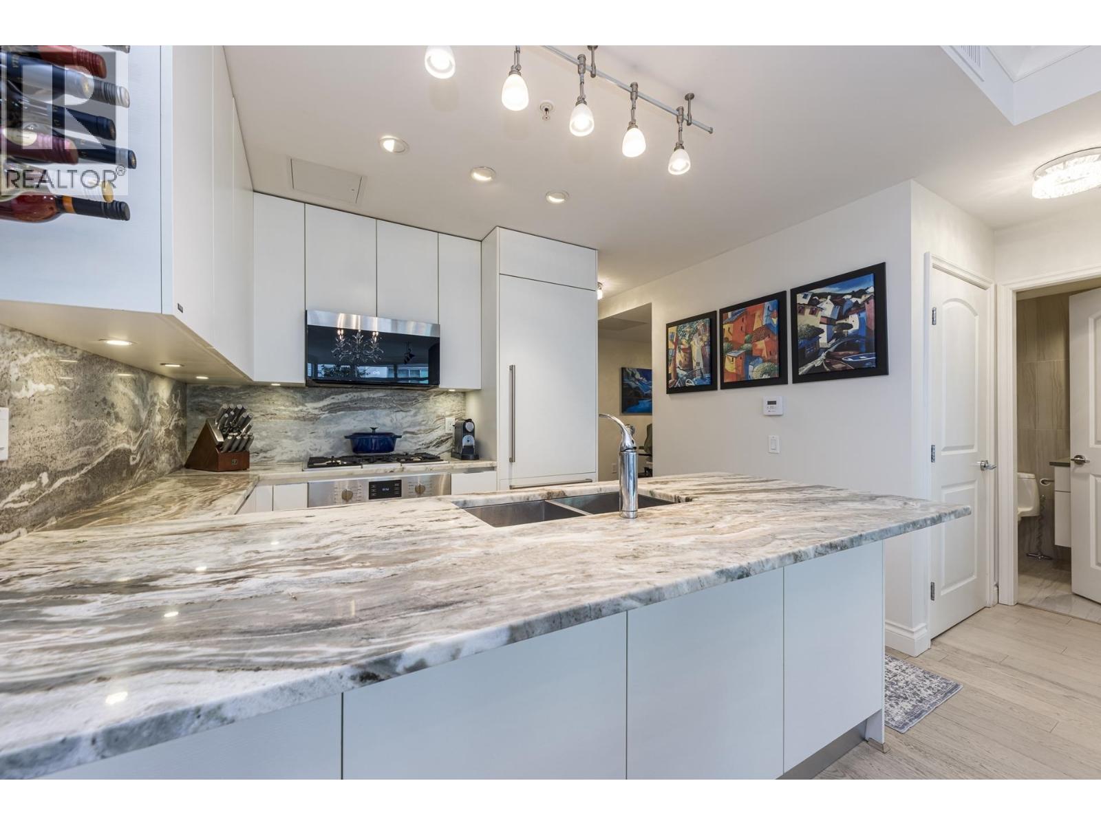 303 199 Victory Ship Way, North Vancouver, British Columbia  V7L 0E2 - Photo 11 - R3156232