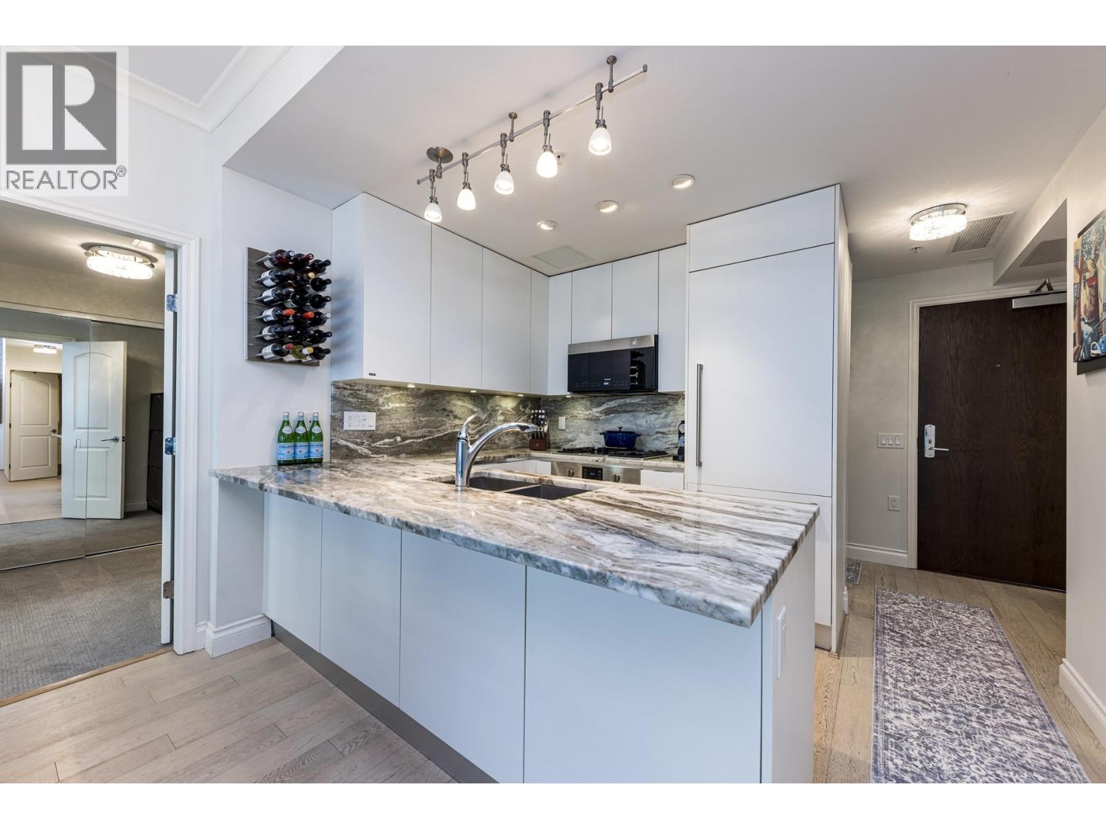 303 199 Victory Ship Way, North Vancouver, British Columbia  V7L 0E2 - Photo 10 - R3156232