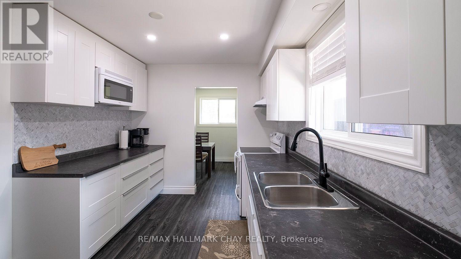 29 Lee Avenue, Essa (Angus), Ontario  L0M 1B0 - Photo 5 - N13683490