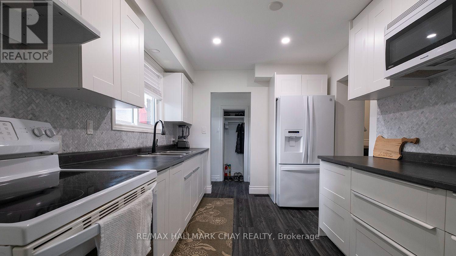 29 Lee Avenue, Essa (Angus), Ontario  L0M 1B0 - Photo 6 - N13683490