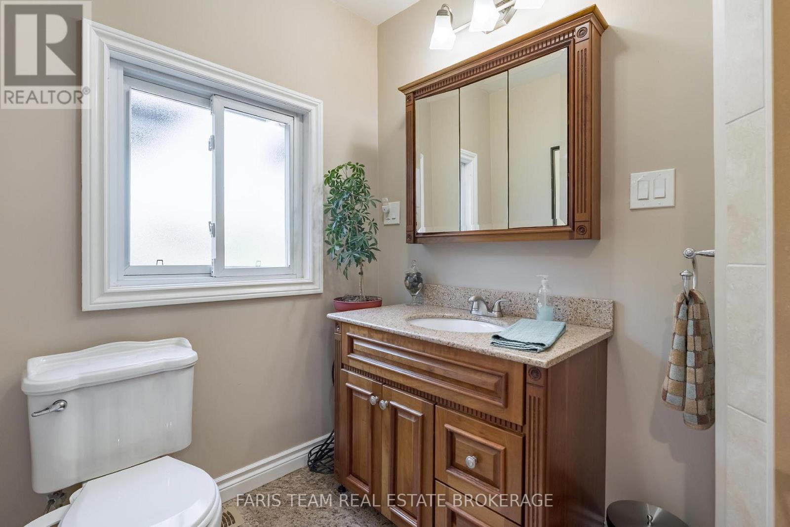 228 Bayshore Road, Innisfil, Ontario  L0L 1K0 - Photo 13 - N13683534