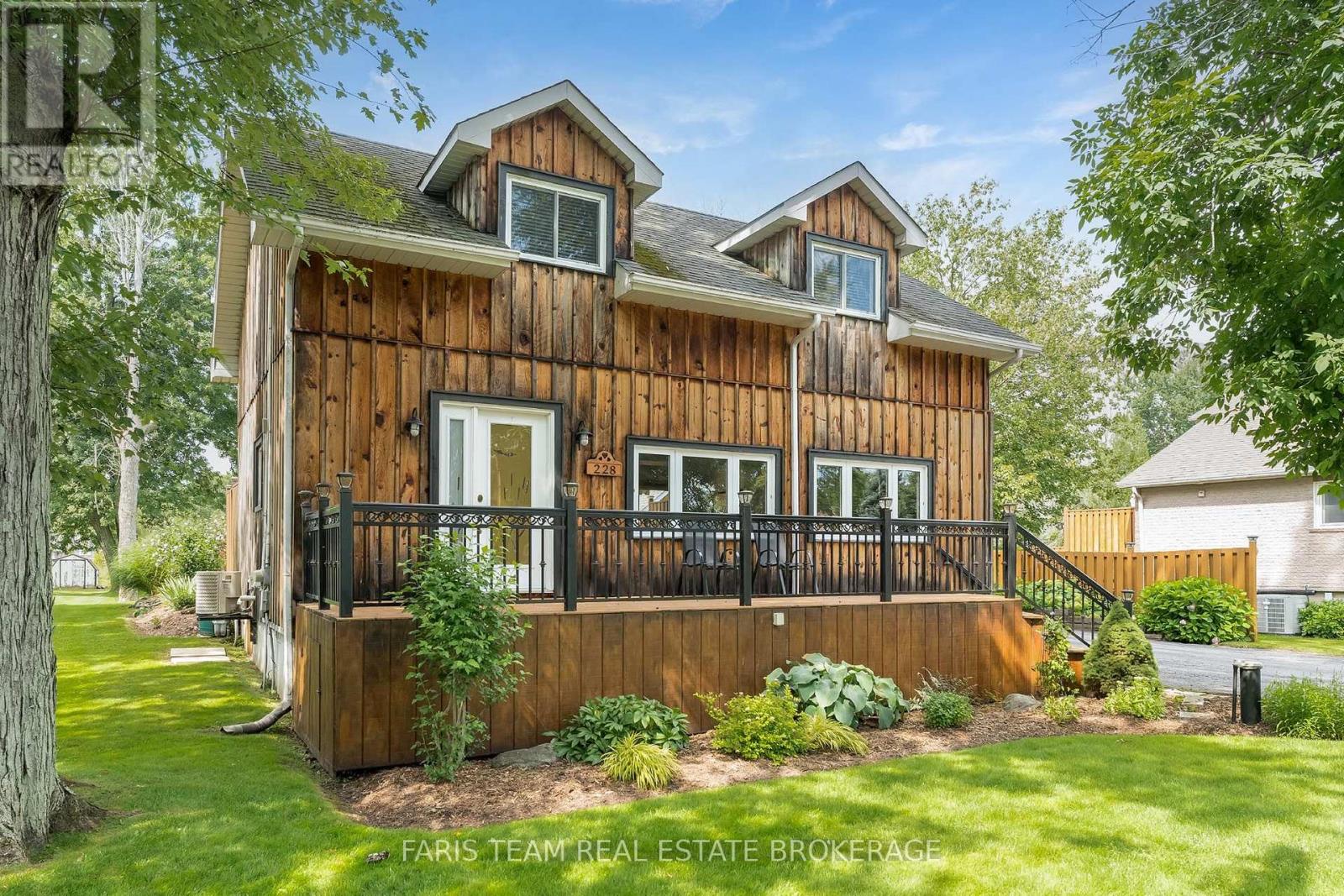 228 Bayshore Road, Innisfil, Ontario  L0L 1K0 - Photo 2 - N13683534