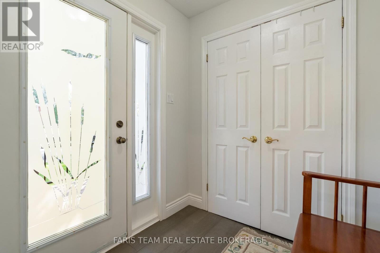 228 Bayshore Road, Innisfil, Ontario  L0L 1K0 - Photo 4 - N13683534