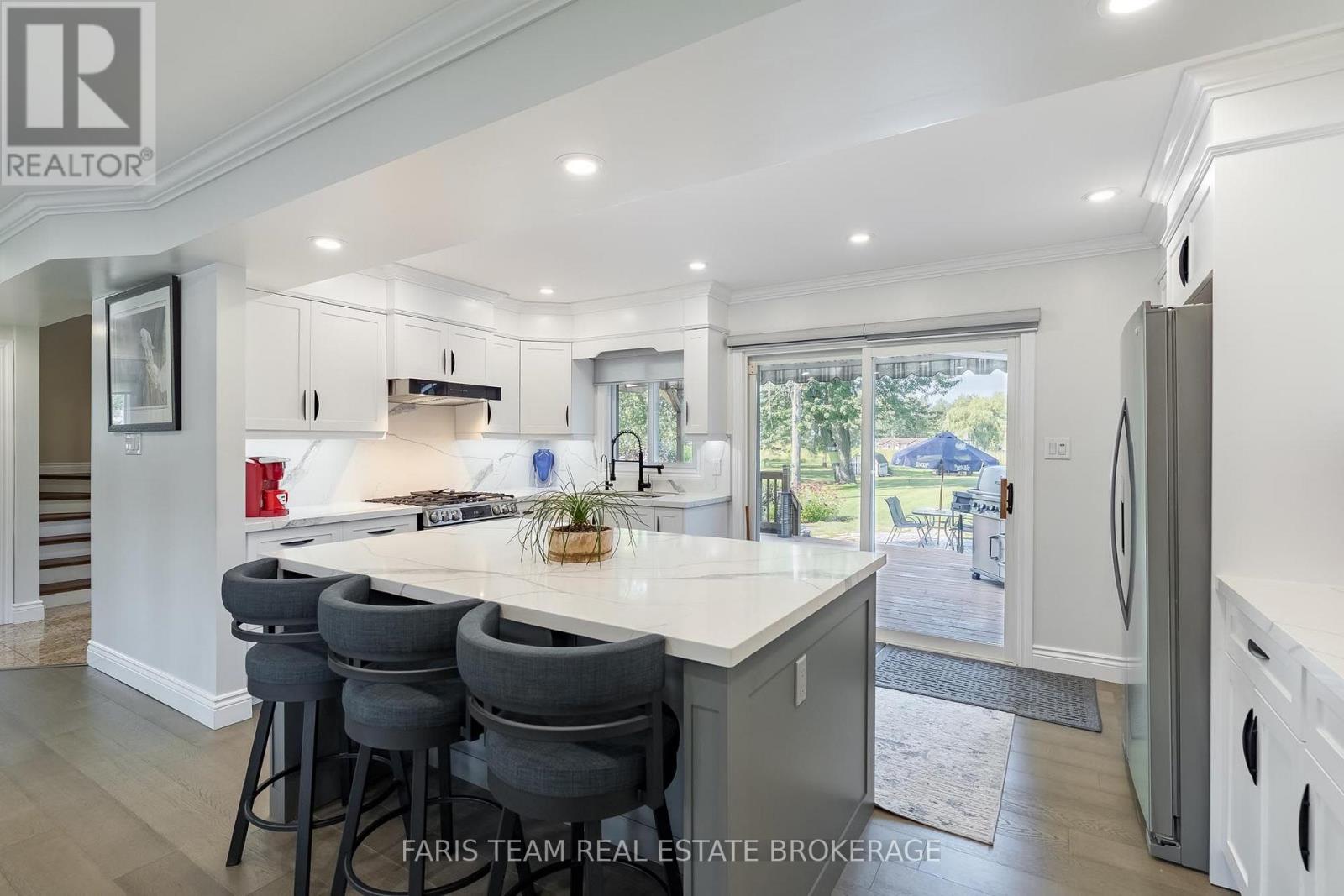 228 Bayshore Road, Innisfil, Ontario  L0L 1K0 - Photo 6 - N13683534