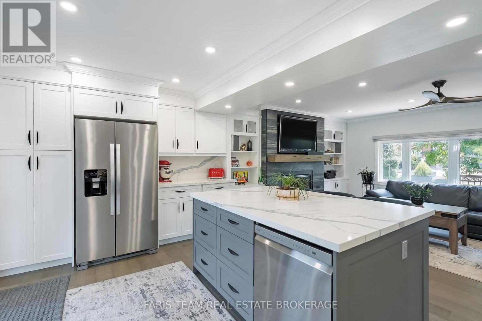 228 Bayshore Road, Innisfil, Ontario  L0L 1K0 - Photo 9 - N13683534