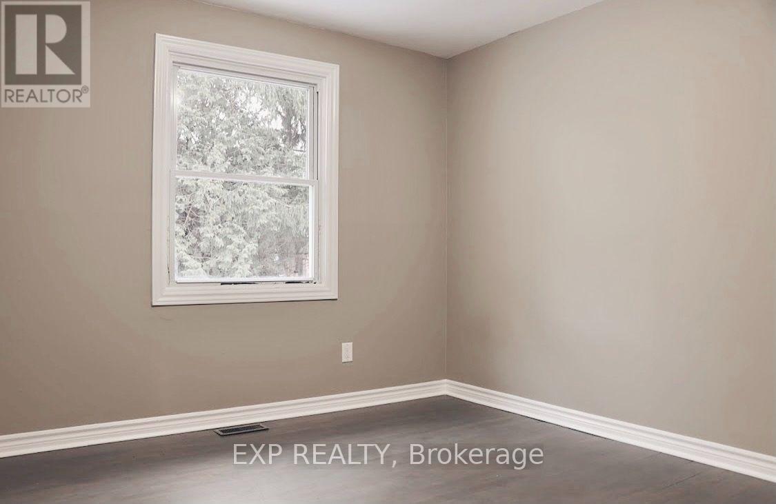 A - 1892 Kingsdale Avenue, Ottawa, Ontario K1T 1J1 - Photo 2 - X13683472