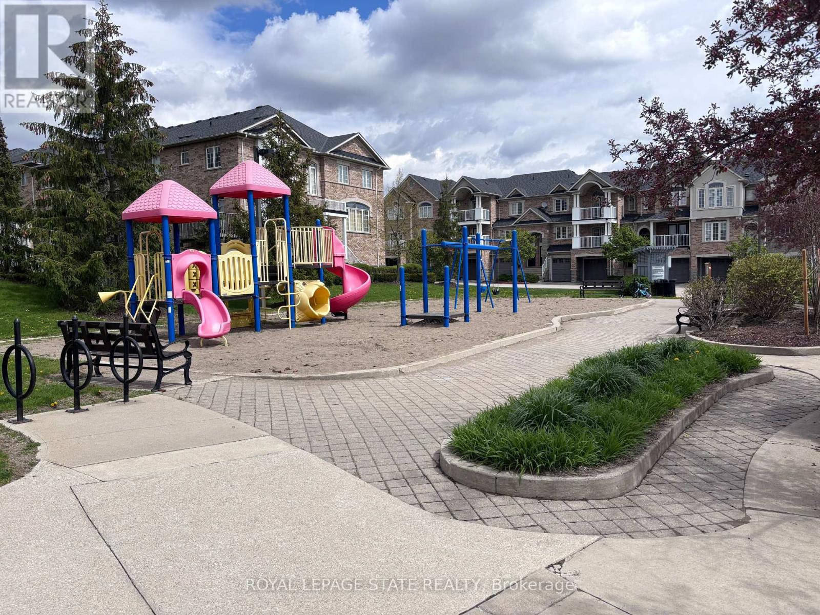 17 - 615 Shoreline Drive, Mississauga, Ontario  L5B 4K4 - Photo 2 - W13683450