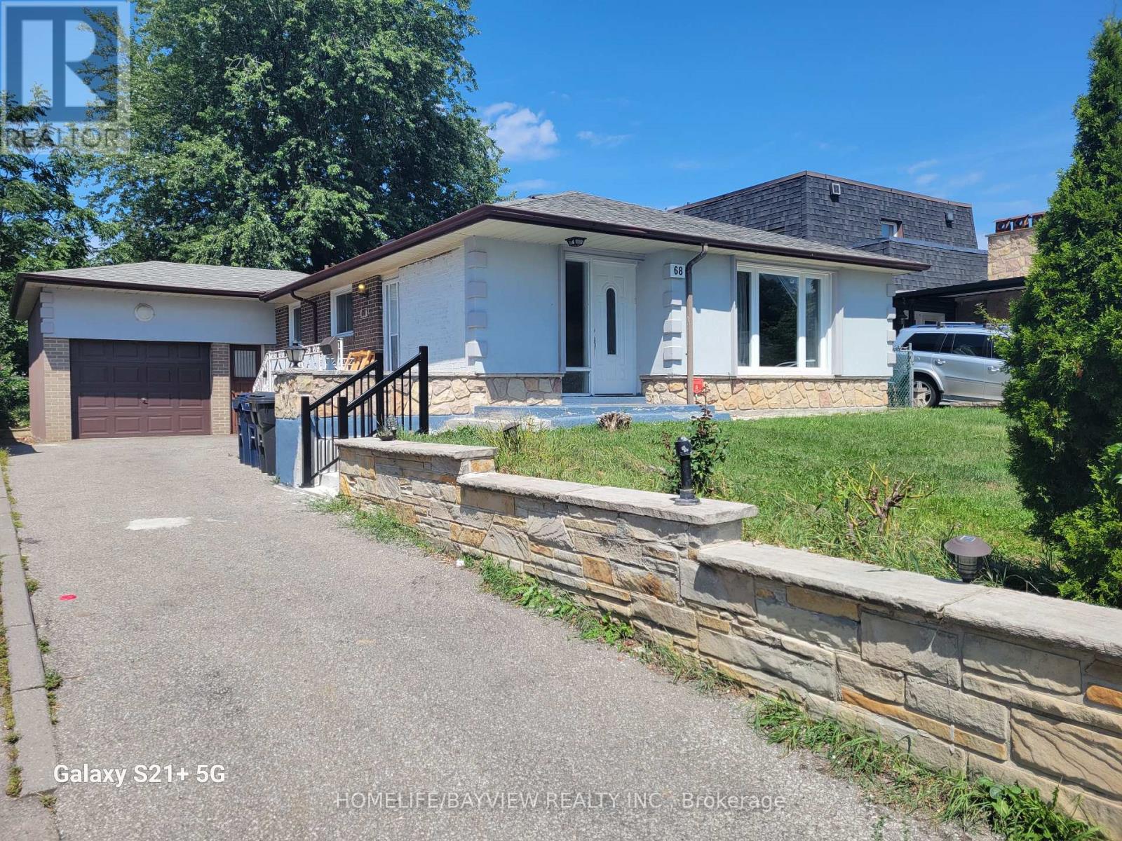 68 BROADOAKS(MAIN FLOOR ONLY) DRIVE