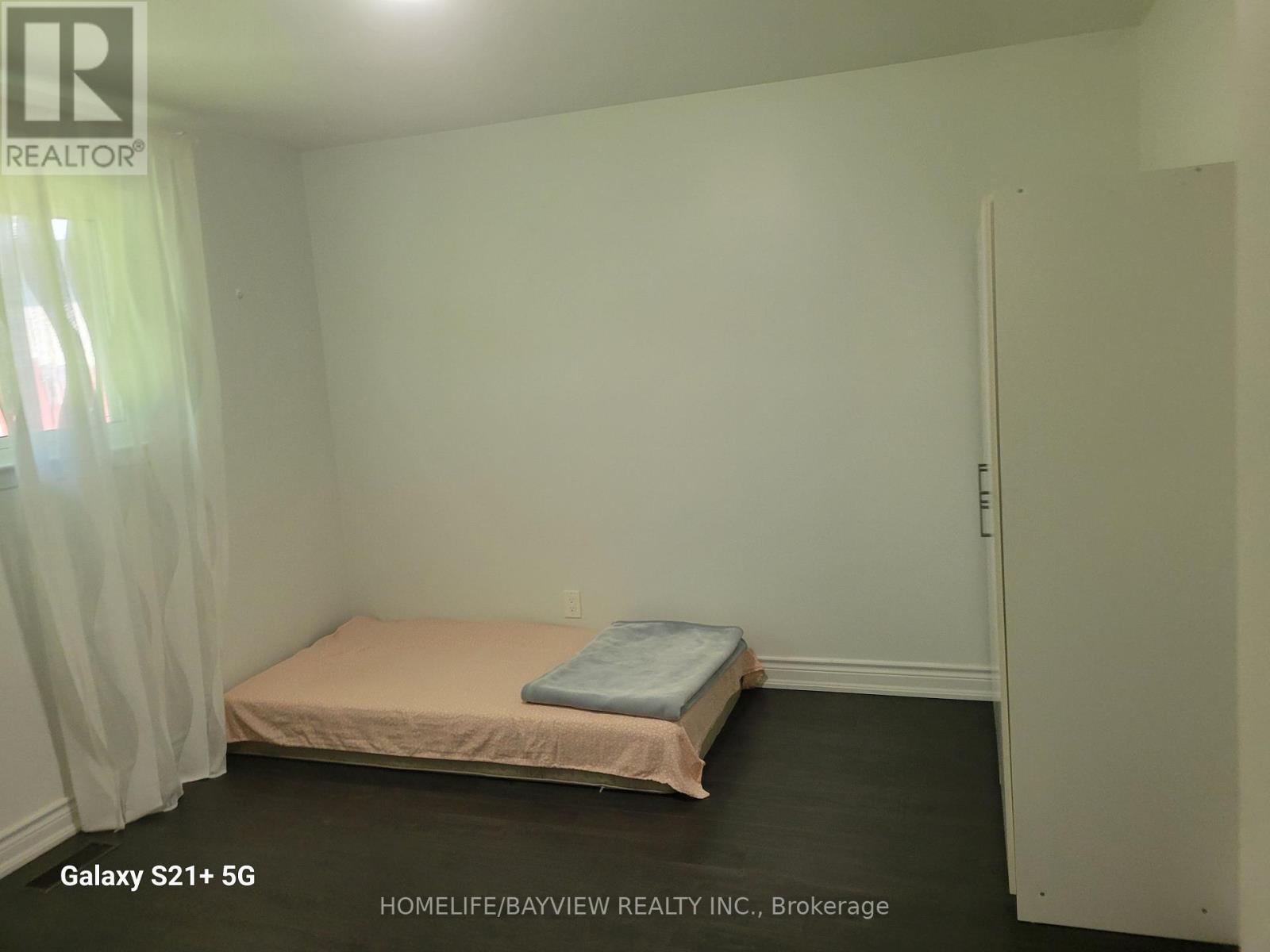 68 Broadoaks(Main Floor Only) Drive, Toronto, Ontario  M3J 1E4 - Photo 12 - W13683498
