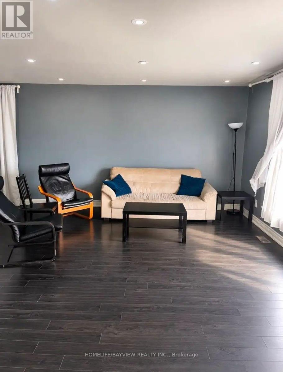 68 Broadoaks(Main Floor Only) Drive, Toronto, Ontario  M3J 1E4 - Photo 6 - W13683498