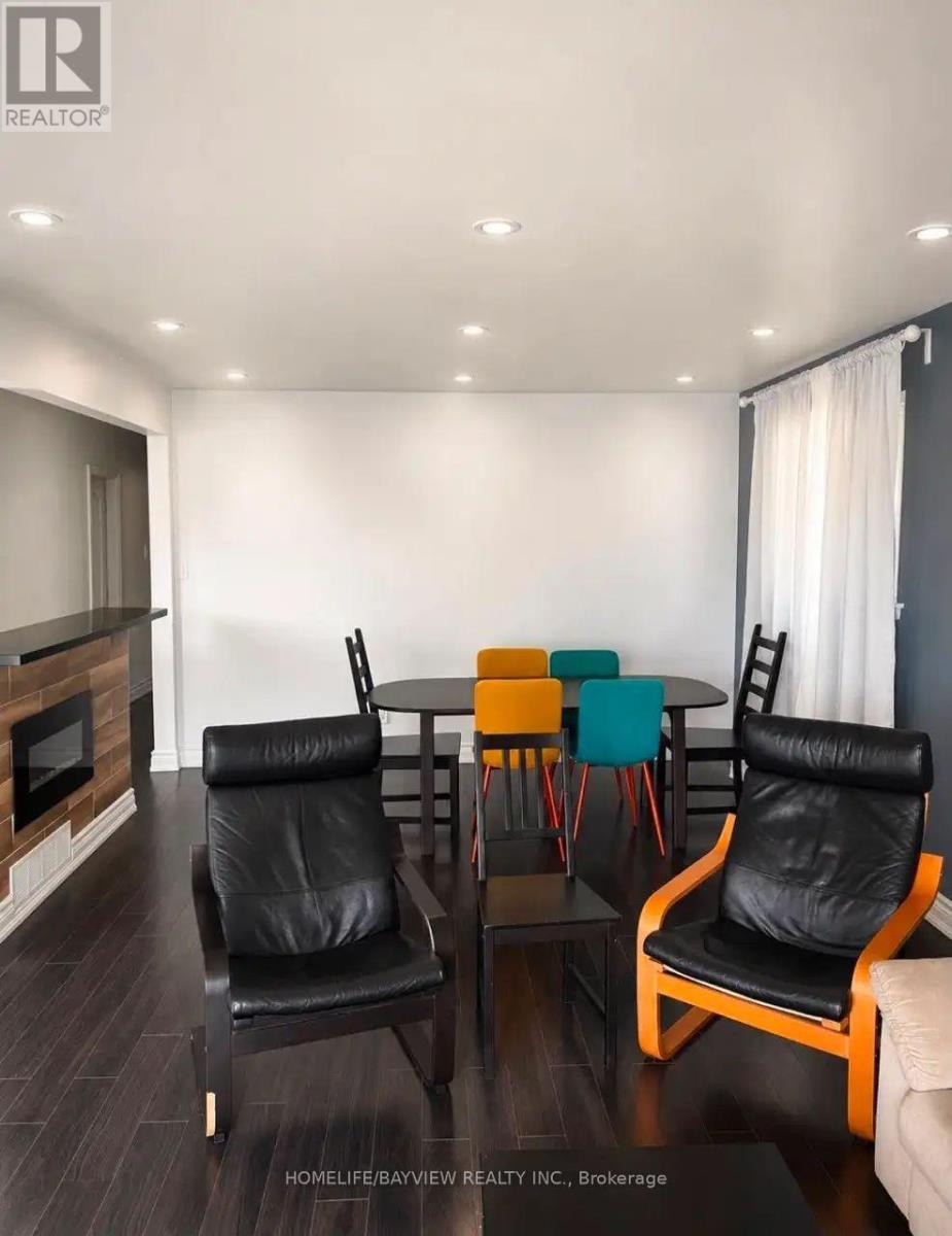 68 Broadoaks(Main Floor Only) Drive, Toronto, Ontario  M3J 1E4 - Photo 7 - W13683498