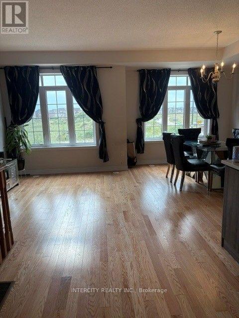 321 Inspire Boulevard, Brampton, Ontario  L6R 4E6 - Photo 3 - W13683510