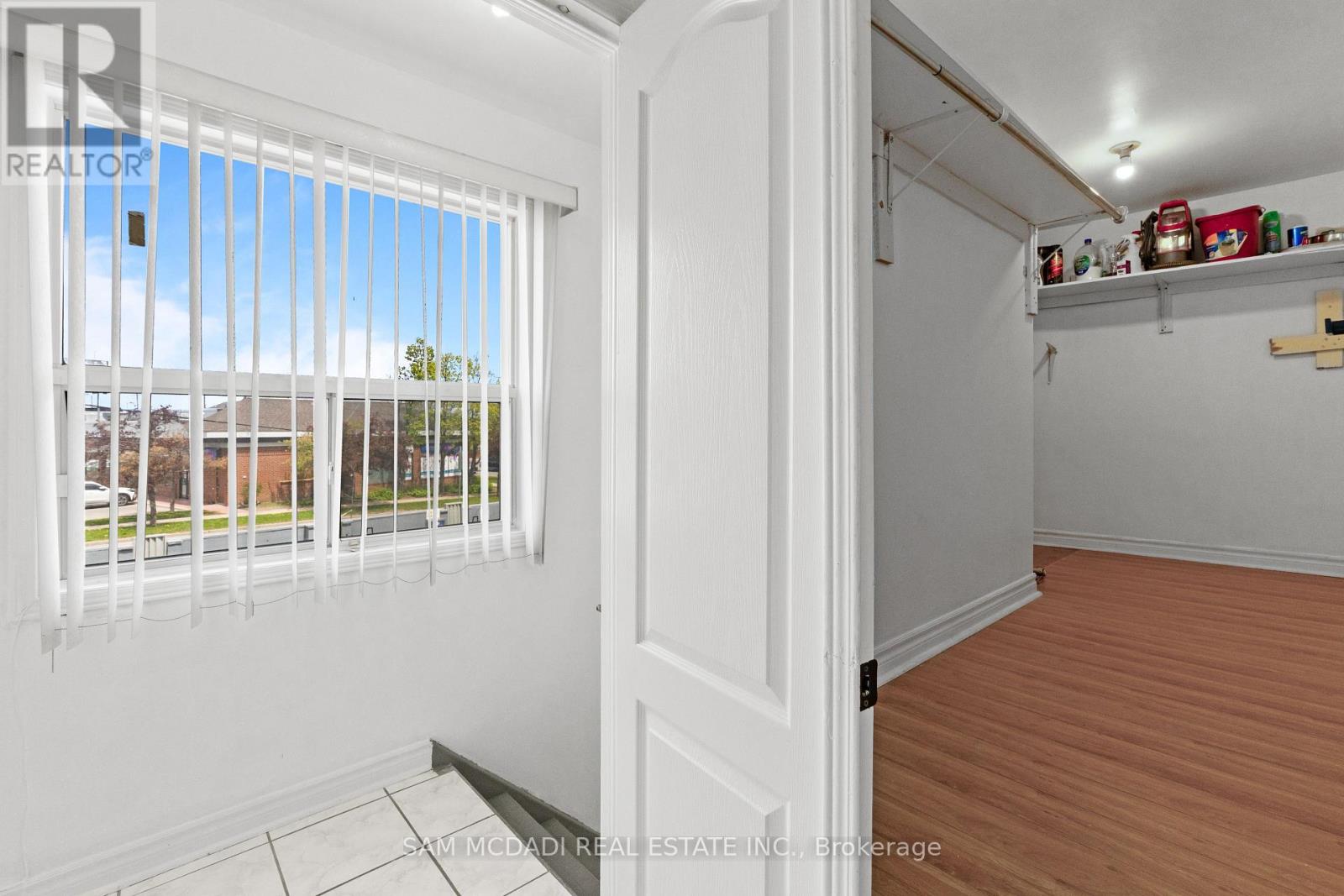 3 - 2922 Islington Avenue, Toronto, Ontario  M9L 2K4 - Photo 3 - W13683512