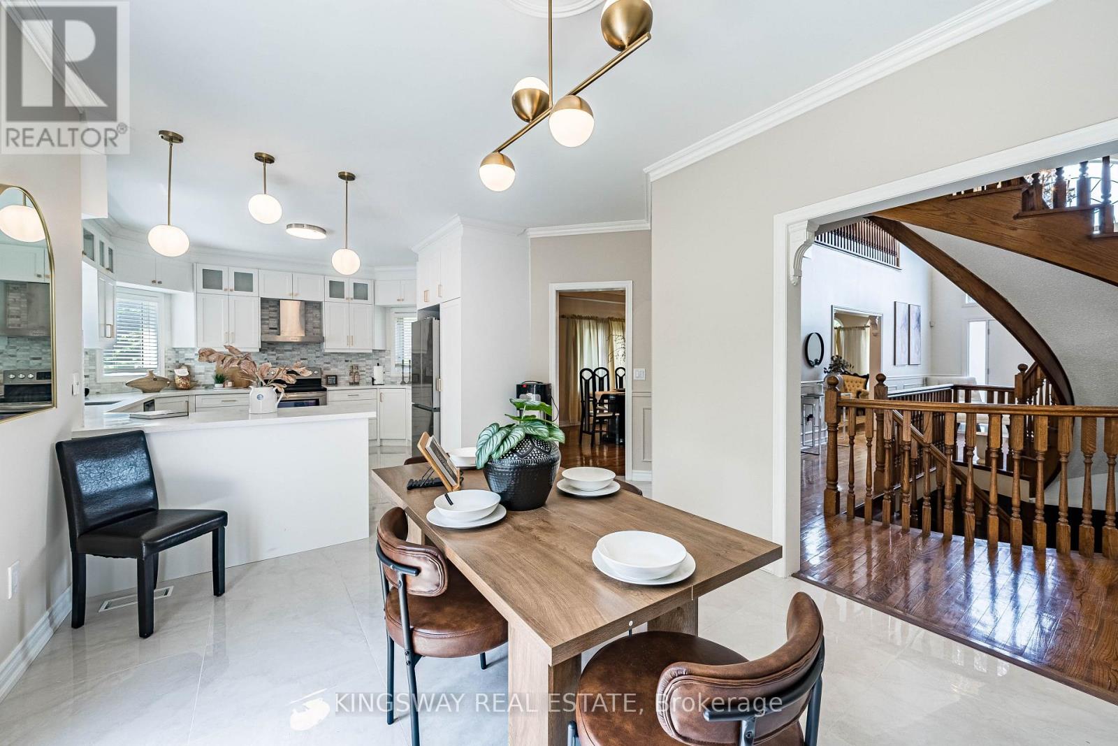 5969 Rayshaw Crescent E, Mississauga, Ontario  L5M 2P0 - Photo 13 - W13683514