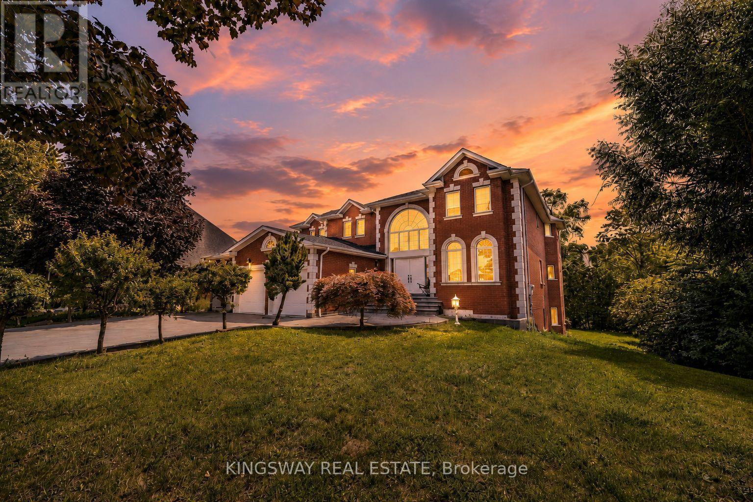 5969 Rayshaw Crescent E, Mississauga, Ontario  L5M 2P0 - Photo 2 - W13683514