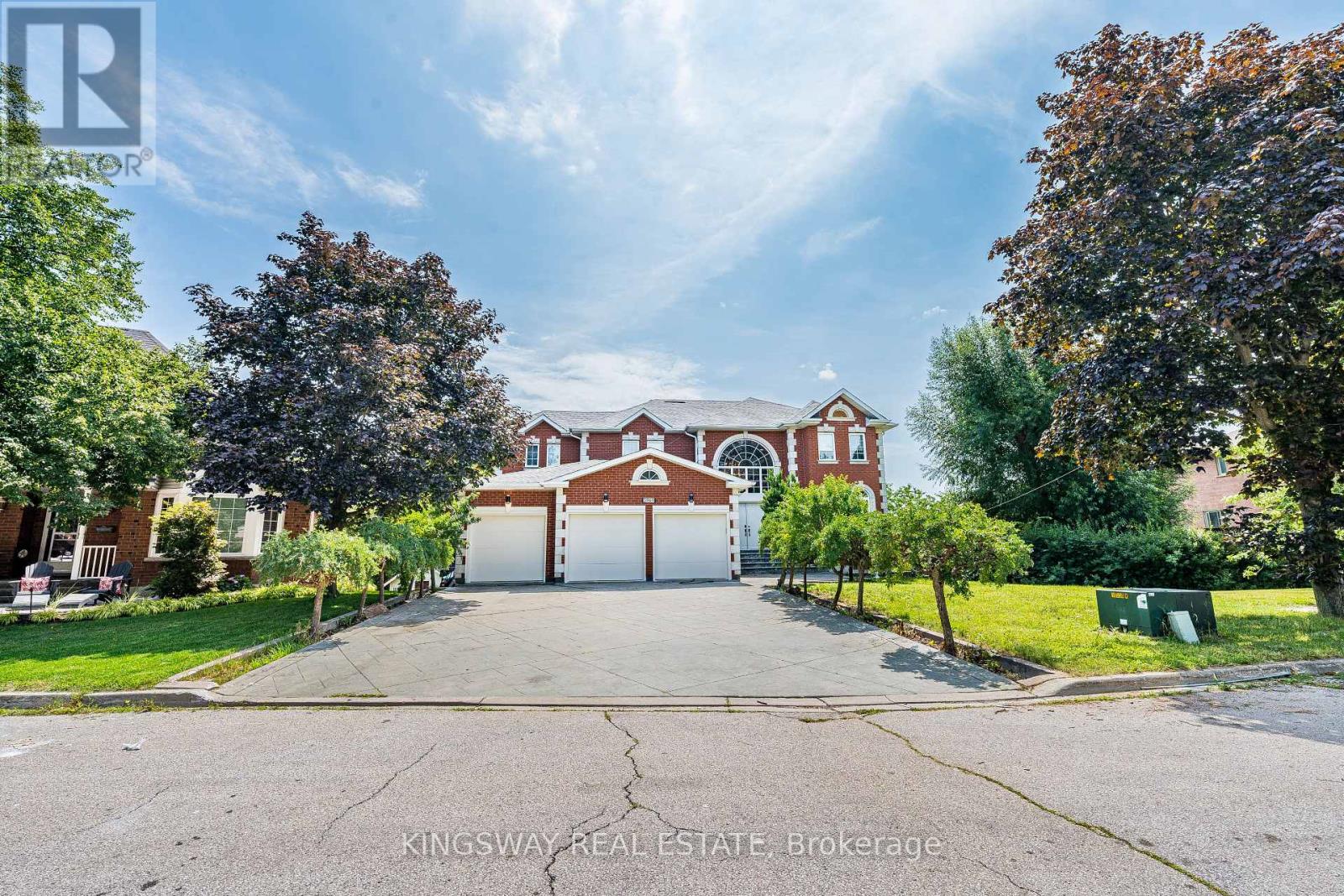 5969 Rayshaw Crescent E, Mississauga, Ontario  L5M 2P0 - Photo 3 - W13683514