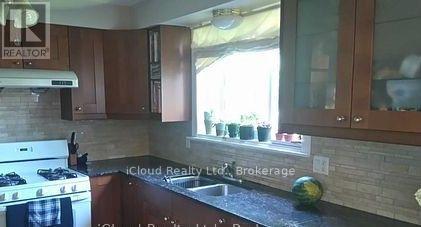 62 Ambleside Drive, Brampton, Ontario  L6Y 1B9 - Photo 2 - W13559324