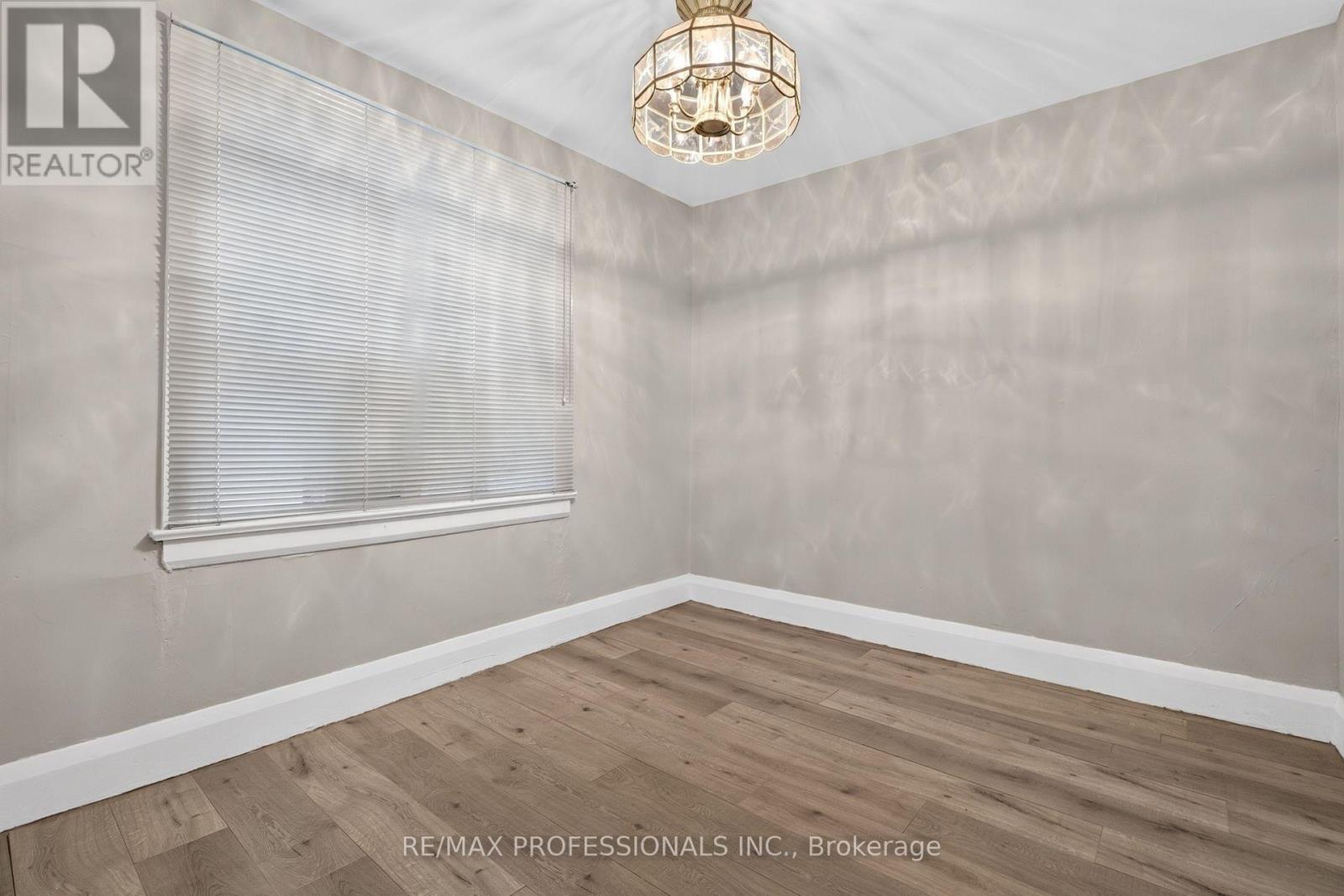 262 Melrose Street, Toronto, Ontario  M8Z 1G6 - Photo 11 - W13670212