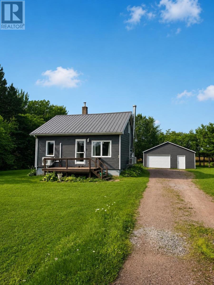 35802 Western Road, West Devon, Prince Edward Island  C0B 1H0 - Photo 1 - 202620779