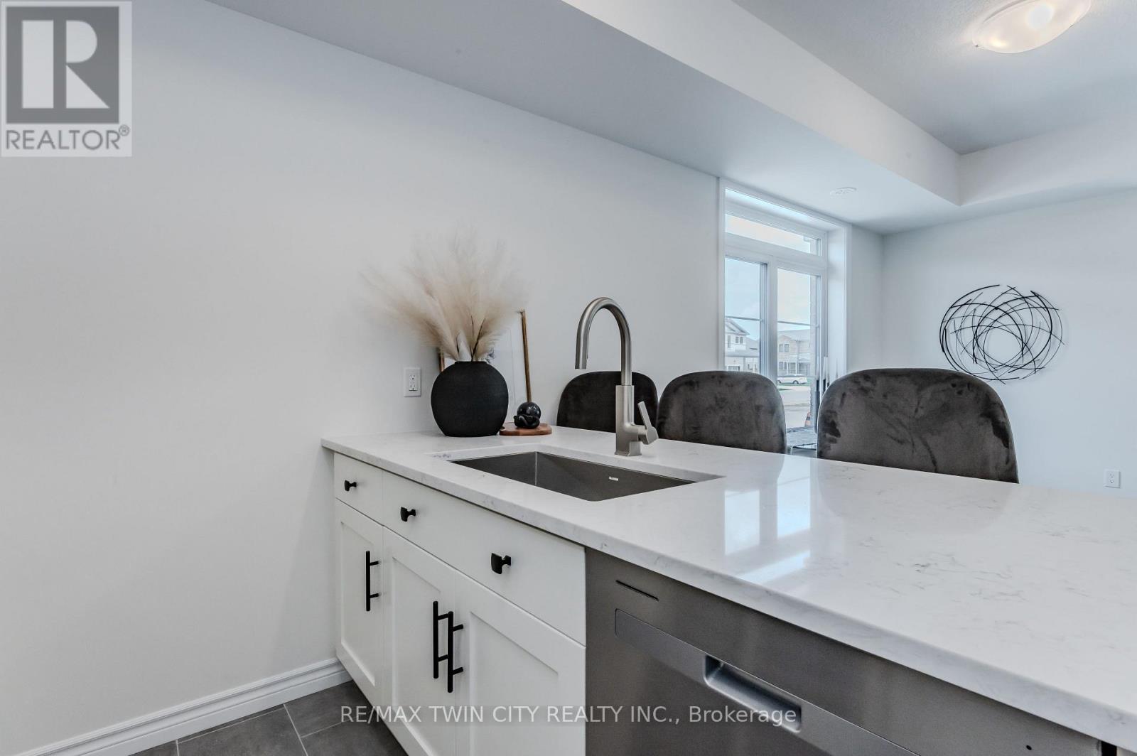 39 Lomond Lane, Kitchener, Ontario N2R 0T6 - Photo 13 - X13683468